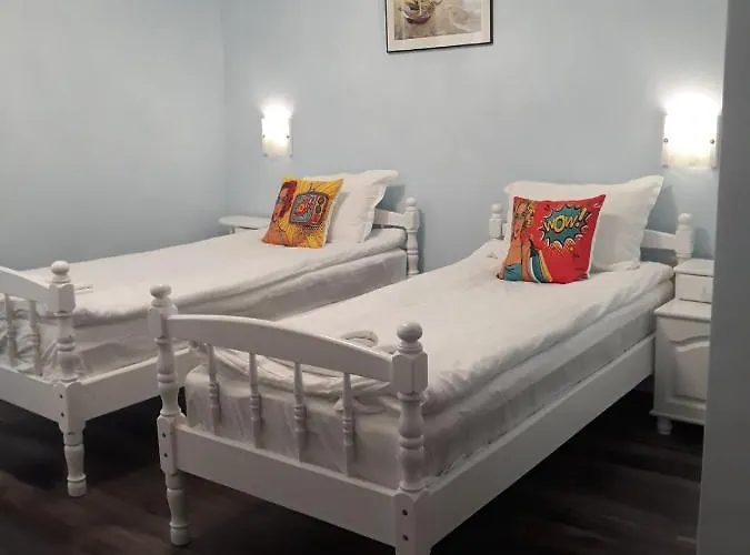 Three Dolphins With A Rooftop Terracе Hotel