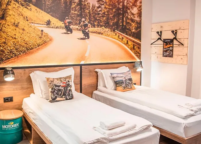 Three Dolphins With A Rooftop Terracе Hotel 3*