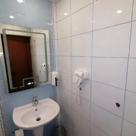 Otel Three Dolphins With A Rooftop Terracе 3*
