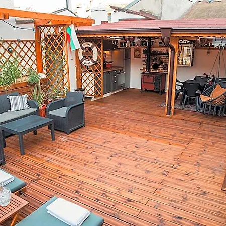 Hotel Three Dolphins With A Rooftop Terracе 3*