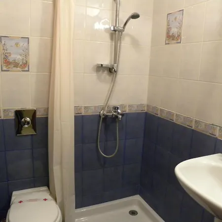 Otel Three Dolphins With A Rooftop Terracе 3*