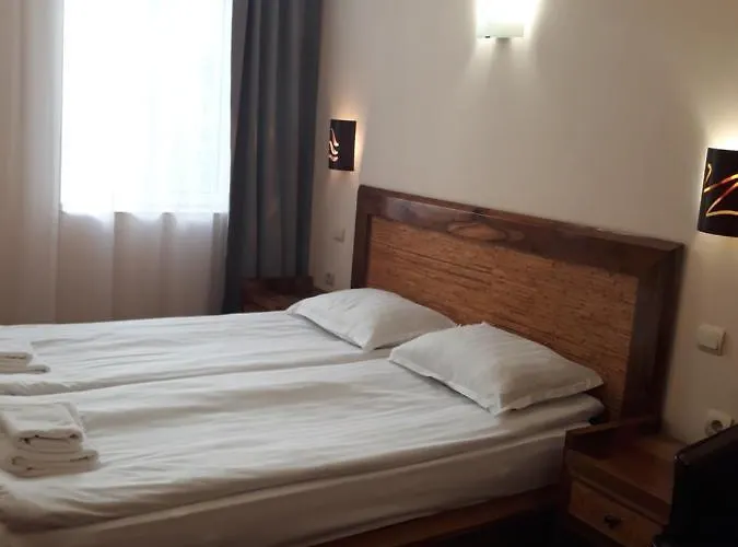 Three Dolphins With A Rooftop Terracе Otel Varna