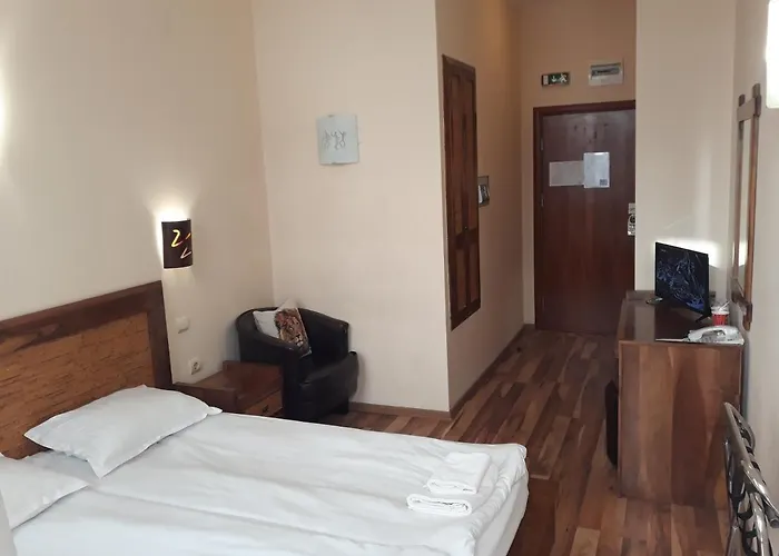 Otel Three Dolphins With A Rooftop Terracе 3*