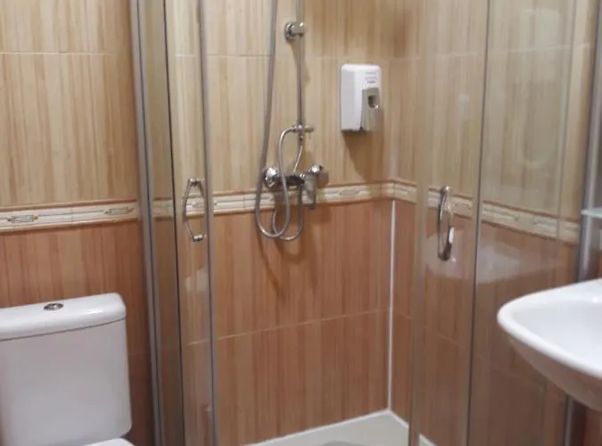 Otel Three Dolphins With A Rooftop Terracе