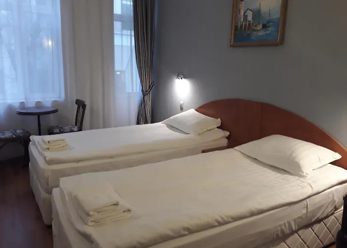 Otel Three Dolphins With A Rooftop Terracе Varna