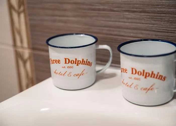 Three Dolphins With A Rooftop Terracе Otel