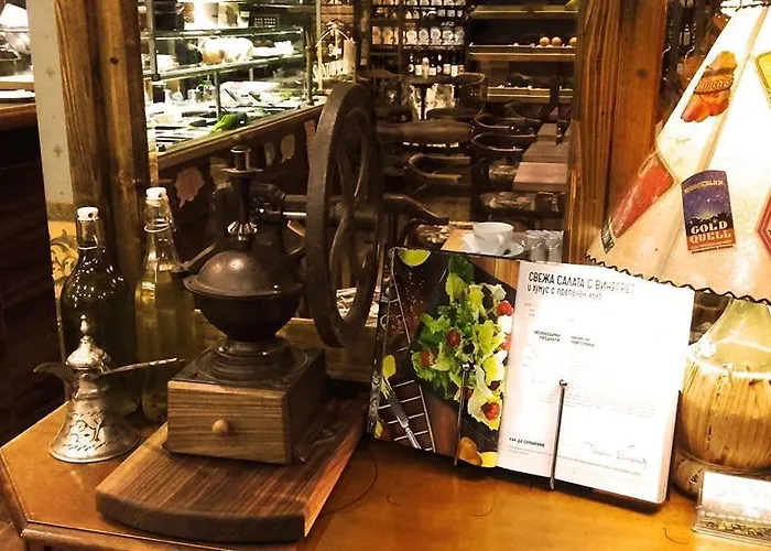 Three Dolphins With A Rooftop Terracе Otel